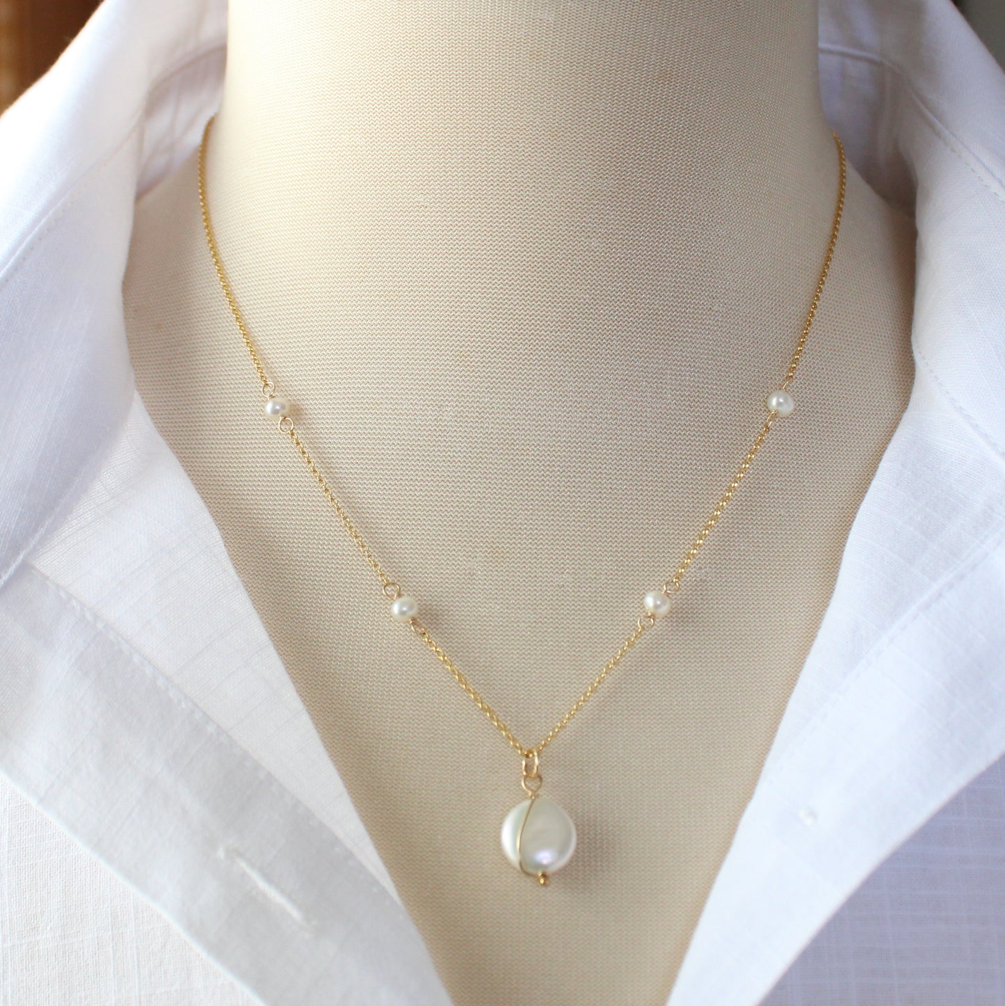 Coin Pearl Pendant Necklace - Hannah