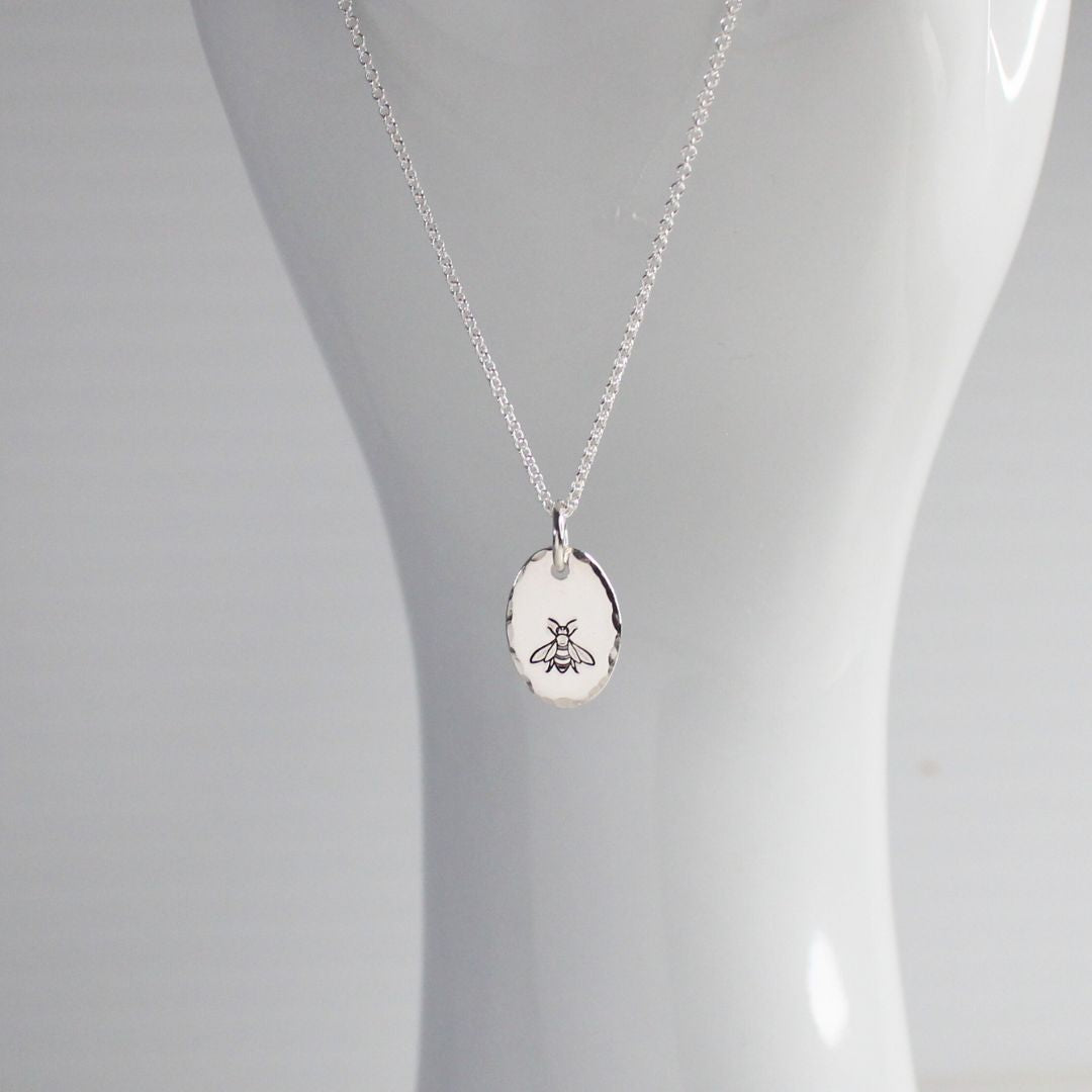 Eva Love Drop - Personalized Bee Pendant Necklace