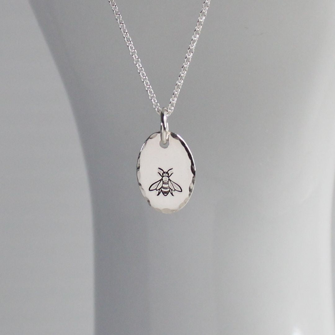 Eva Love Drop - Personalized Bee Pendant Necklace