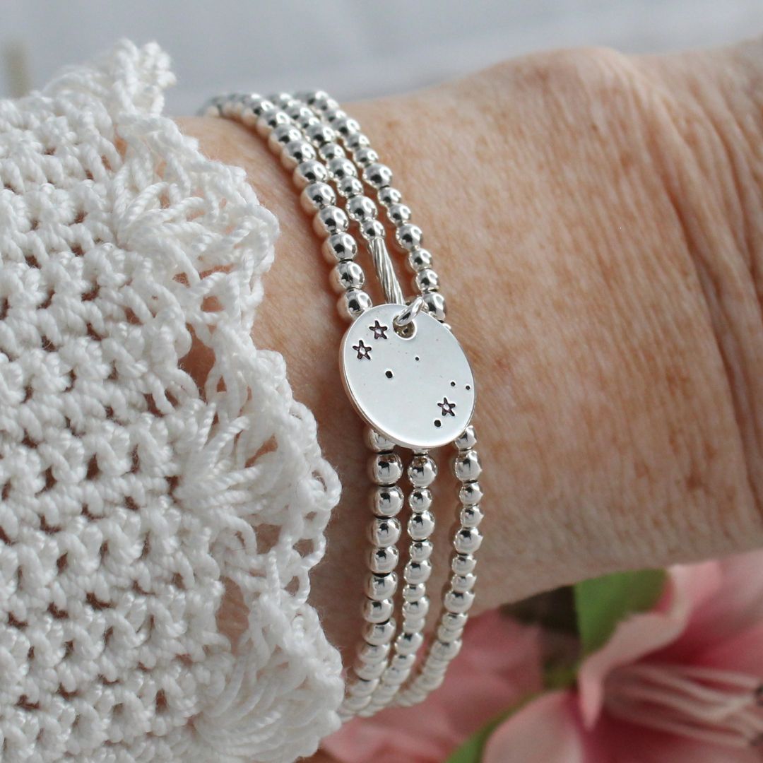 Gemini Constellation Charm Silver Bead Bracelet – Bella Love Drop