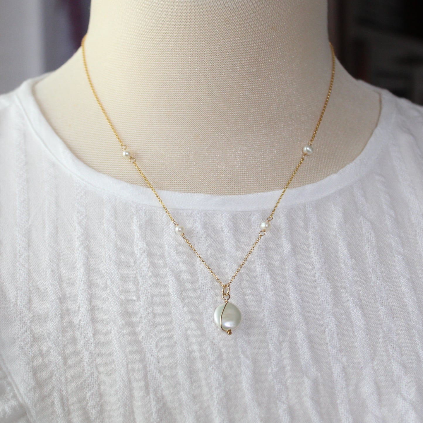 Coin Pearl Pendant Necklace - Hannah