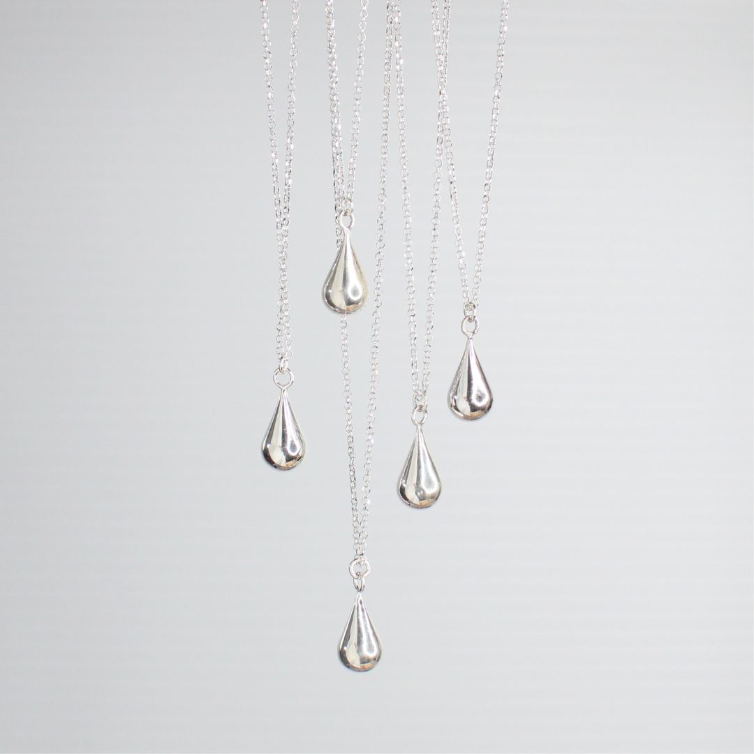 Tear of Venus Pendant Necklace