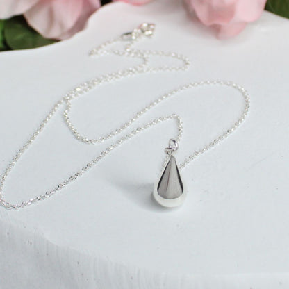 Tear of Venus Pendant Necklace